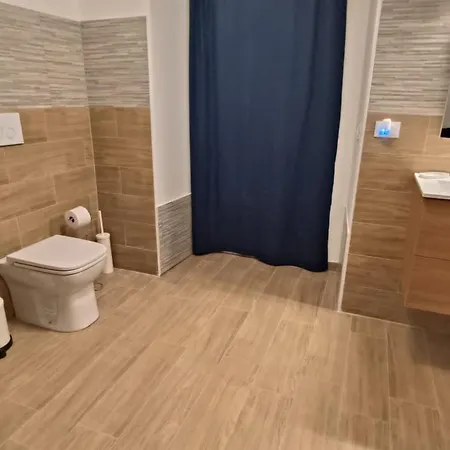 Maison Ventimiglia 83 *