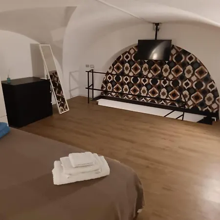 Maison Ventimiglia 83 *